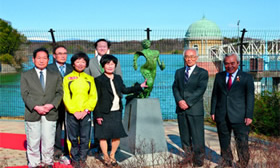 日本女子初マラソン発祥の地 記念モニュメント像除幕式 関係者の皆さん