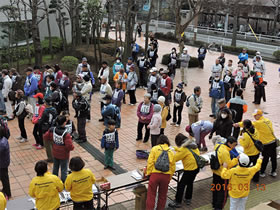 開会式に集まった参加者の皆さん